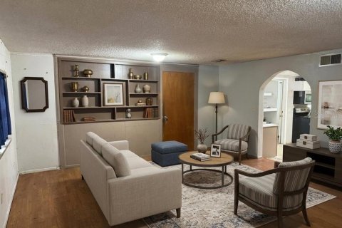 House in Orlando, Florida 3 bedrooms, 122.63 sq.m. № 2426000 - photo 5