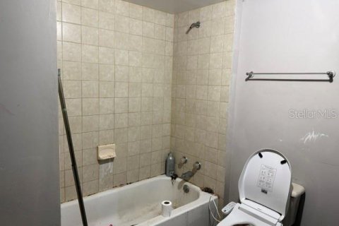 House in Orlando, Florida 3 bedrooms, 122.63 sq.m. № 2426000 - photo 16
