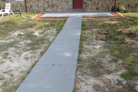 Townhouse in Avon Park, Florida 2 bedrooms, 74.32 sq.m. № 2104475