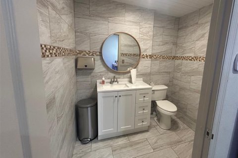 Commercial property in Orlando, Florida 297.29 sq.m. № 2231459 - photo 13