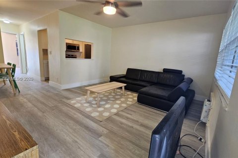 Copropriété à louer à Hollywood, Floride: 1 chambre, 59.46 m2 № 2268797 - photo 13
