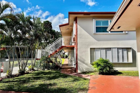 Condo à Hollywood, Floride, 1 chambre  № 2268797