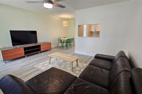 Copropriété à louer à Hollywood, Floride: 1 chambre, 59.46 m2 № 2268797 - photo 2