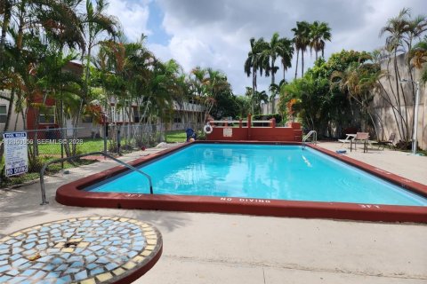 Copropriété à louer à Hollywood, Floride: 1 chambre, 59.46 m2 № 2268797 - photo 15