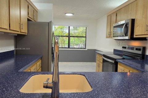 Condominio en venta en Sunrise, Florida, 2 dormitorios, 131.74 m2 № 1708191 - foto 2