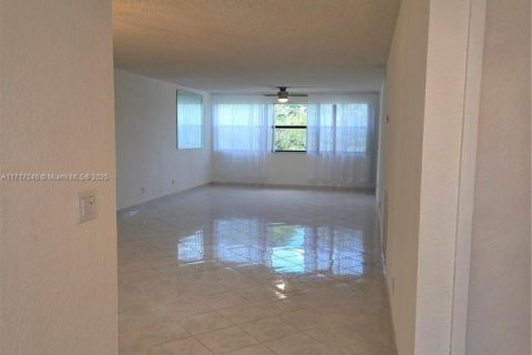 Condominio en venta en Sunrise, Florida, 2 dormitorios, 131.74 m2 № 1708191 - foto 5