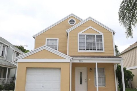 Villa ou maison à vendre à Miramar, Floride: 3 chambres, 145.76 m2 № 2182682 - photo 5