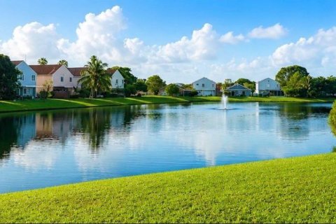 Villa ou maison à vendre à Miramar, Floride: 3 chambres, 145.76 m2 № 2182682 - photo 3