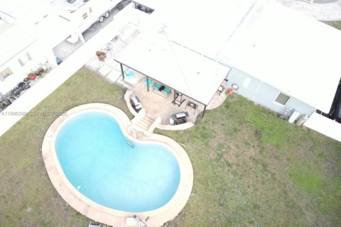 Casa en Miami, Florida 3 dormitorios № 2051270
