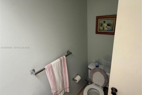 Condo in Greenacres, Florida, 2 bedrooms  № 2397914 - photo 5
