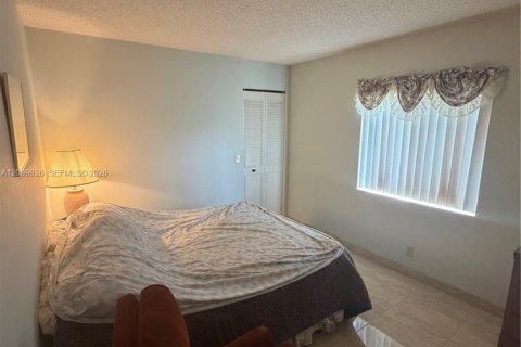 Condo in Greenacres, Florida, 2 bedrooms  № 2397914 - photo 2
