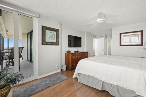 Condo in Saint Pete Beach, Florida, 2 bedrooms  № 1844909 - photo 8