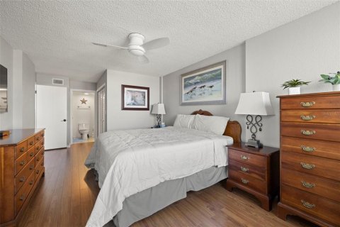 Condo in Saint Pete Beach, Florida, 2 bedrooms  № 1844909 - photo 7