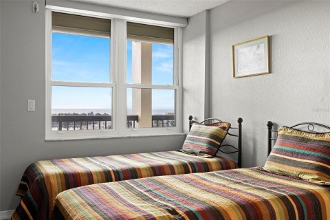 Condo in Saint Pete Beach, Florida, 2 bedrooms  № 1844909 - photo 22