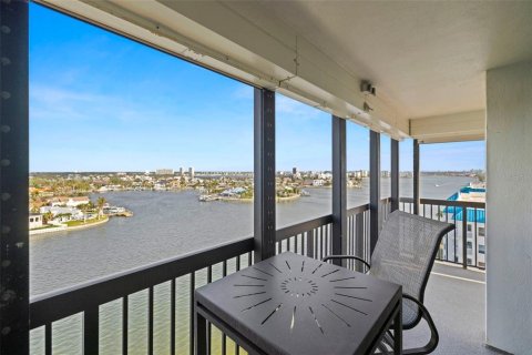 Condo in Saint Pete Beach, Florida, 2 bedrooms  № 1844909 - photo 30