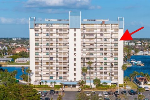 Condo in Saint Pete Beach, Florida, 2 bedrooms  № 1844909 - photo 2