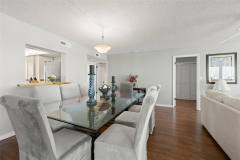 Condo in Saint Pete Beach, Florida, 2 bedrooms  № 1844909 - photo 4