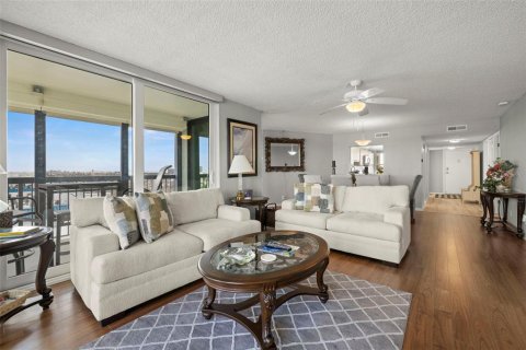 Condo in Saint Pete Beach, Florida, 2 bedrooms  № 1844909 - photo 14