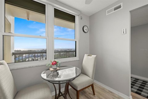 Condo in Saint Pete Beach, Florida, 2 bedrooms  № 1844909 - photo 29