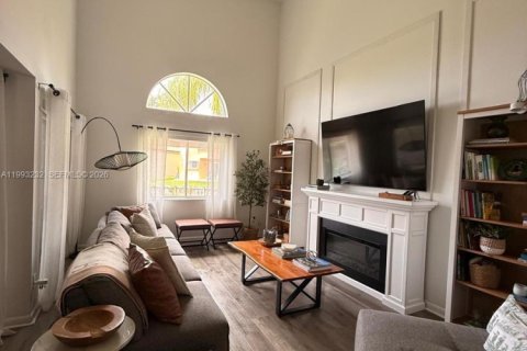 Купить виллу или дом в Дания-Бич, Флорида 3 спальни, 128.21м2, № 2269856 - фото 16