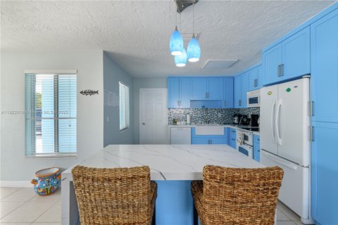 Casa en venta en Marathon, Florida, 4 dormitorios, 162.02 m2 № 1975972 - foto 16