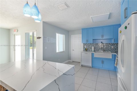 Casa en venta en Marathon, Florida, 4 dormitorios, 162.02 m2 № 1975972 - foto 17