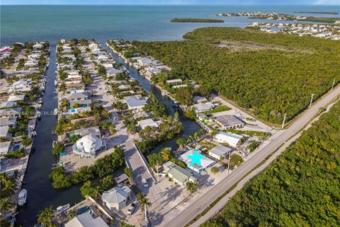 Casa en venta en Marathon, Florida, 4 dormitorios, 162.02 m2 № 1975972 - foto 2