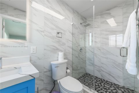 Casa en venta en Marathon, Florida, 4 dormitorios, 162.02 m2 № 1975972 - foto 8