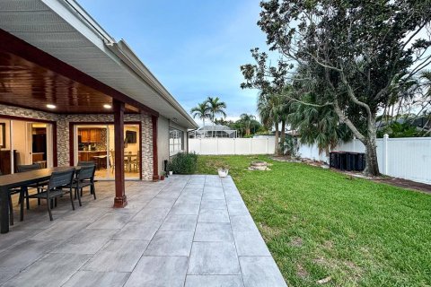 House in Seminole, Florida 3 bedrooms, 164.44 sq.m. № 1816716 - photo 30