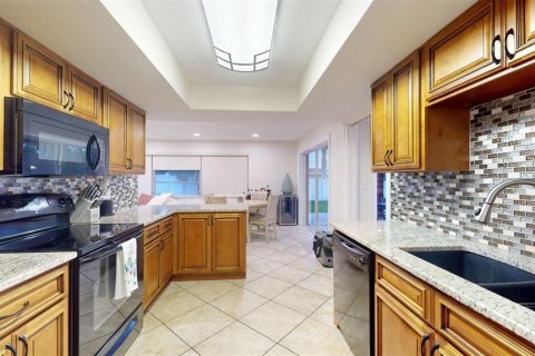 House in Seminole, Florida 3 bedrooms, 164.44 sq.m. № 1816716 - photo 5
