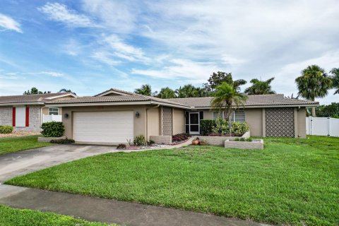 House in Seminole, Florida 3 bedrooms, 164.44 sq.m. № 1816716 - photo 1