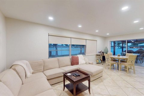 House in Seminole, Florida 3 bedrooms, 164.44 sq.m. № 1816716 - photo 26