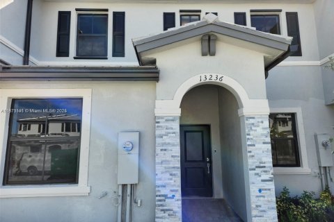 Condo in Homestead, Florida, 3 bedrooms  № 1898253 - photo 1