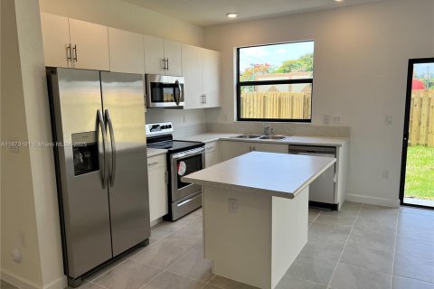 Condo in Homestead, Florida, 3 bedrooms  № 1898253 - photo 13