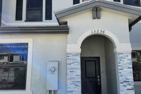 Condo in Homestead, Florida, 3 bedrooms  № 1898253 - photo 2