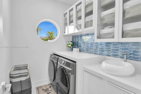 Villa ou maison à vendre à Boca Raton, Floride: 6 chambres, 390.28 m2 № 2018690 - photo 30