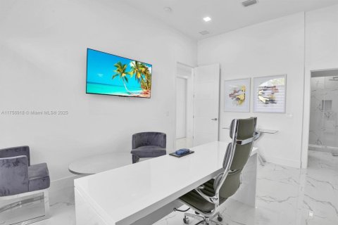 Villa ou maison à vendre à Boca Raton, Floride: 6 chambres, 390.28 m2 № 2018690 - photo 25