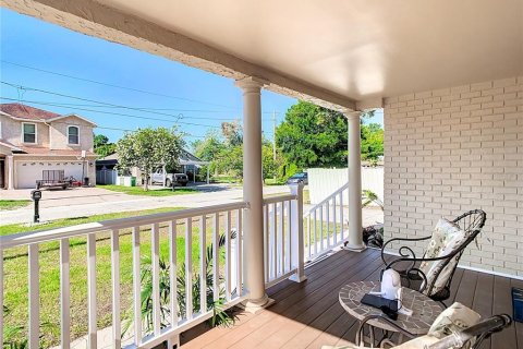 Villa ou maison à louer à Tampa, Floride: 3 chambres, 126.63 m2 № 2202040 - photo 4