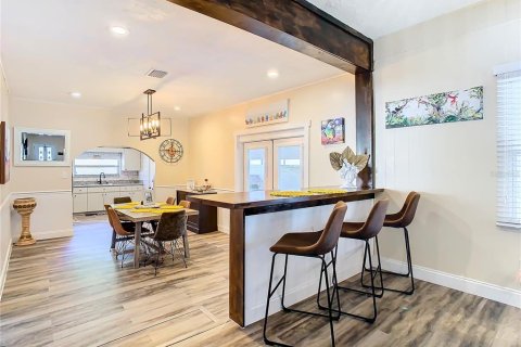 Villa ou maison à louer à Tampa, Floride: 3 chambres, 126.63 m2 № 2202040 - photo 11