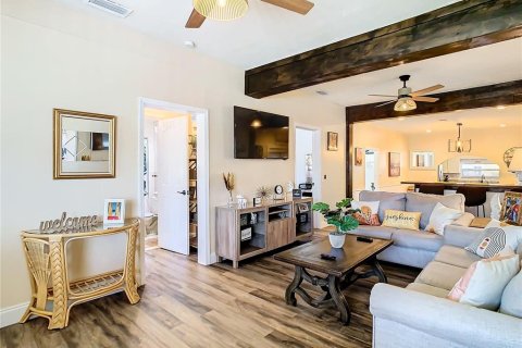 Villa ou maison à louer à Tampa, Floride: 3 chambres, 126.63 m2 № 2202040 - photo 7