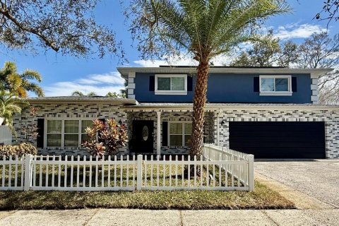 Casa en Clearwater, Florida 4 dormitorios, 294.69 m2 № 2105909