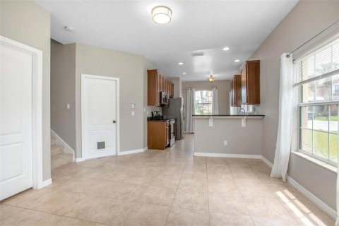 Townhouse in DeLand, Florida 3 bedrooms, 207.64 sq.m. № 1736947 - photo 10