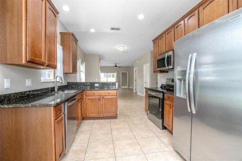 Townhouse in DeLand, Florida 3 bedrooms, 207.64 sq.m. № 1736947 - photo 12