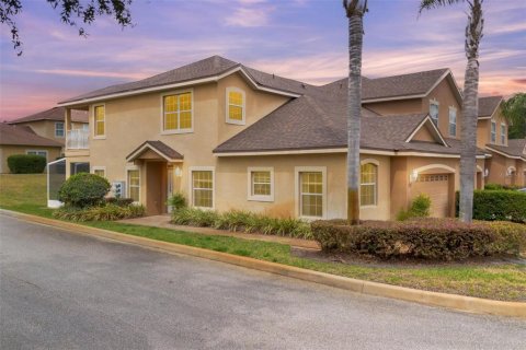 Townhouse in DeLand, Florida 3 bedrooms, 207.64 sq.m. № 1736947 - photo 1