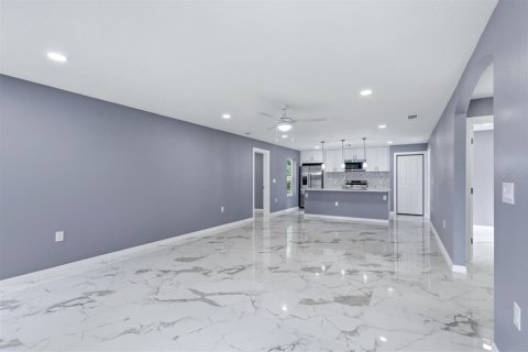 Villa ou maison à vendre à Bradenton, Floride: 5 chambres, 218.78 m2 № 2148260 - photo 15