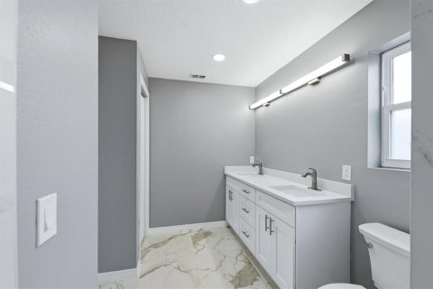 Villa ou maison à vendre à Bradenton, Floride: 5 chambres, 218.78 m2 № 2148260 - photo 25
