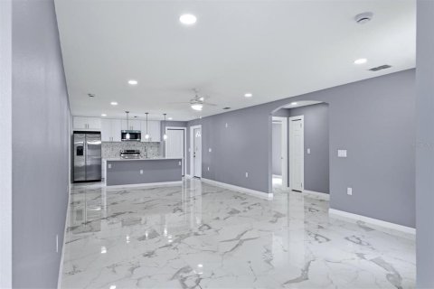 Villa ou maison à vendre à Bradenton, Floride: 5 chambres, 218.78 m2 № 2148260 - photo 13