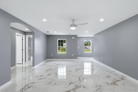 Villa ou maison à vendre à Bradenton, Floride: 5 chambres, 218.78 m2 № 2148260 - photo 10