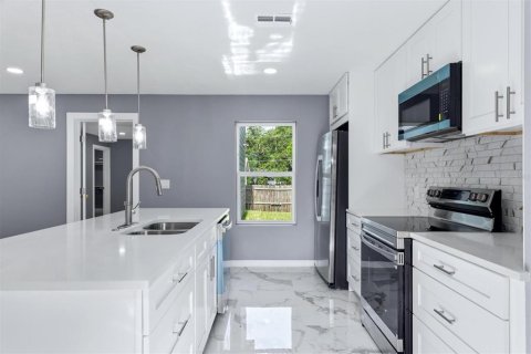 Villa ou maison à vendre à Bradenton, Floride: 5 chambres, 218.78 m2 № 2148260 - photo 19