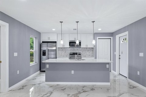 Villa ou maison à vendre à Bradenton, Floride: 5 chambres, 218.78 m2 № 2148260 - photo 17
